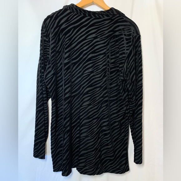 Impressions Vintage Zebra Button Up - Picture 2 of 3